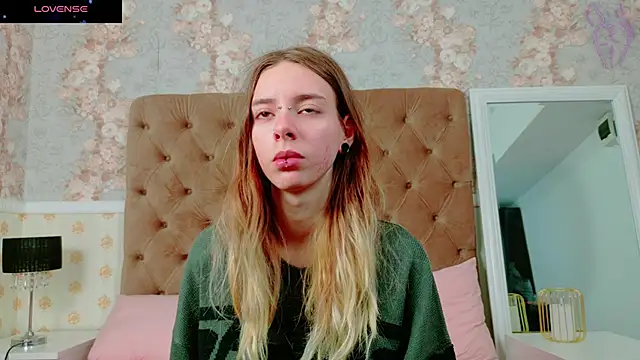 CoraVex online show from October 30, 2025, 3:38 am