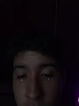 Snapshot of Max_Valenzue chatting on November 15, 2025, 5:33 am Max Valenzue online show from November 15, 2025, 5:33 am