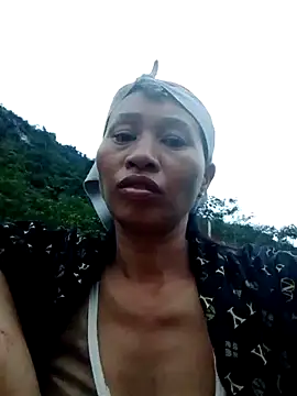 donna-bae online show from November 11, 2025, 10:10 am