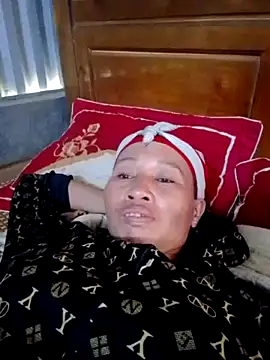 donna-bae online show from October 10, 2025, 6:47 am