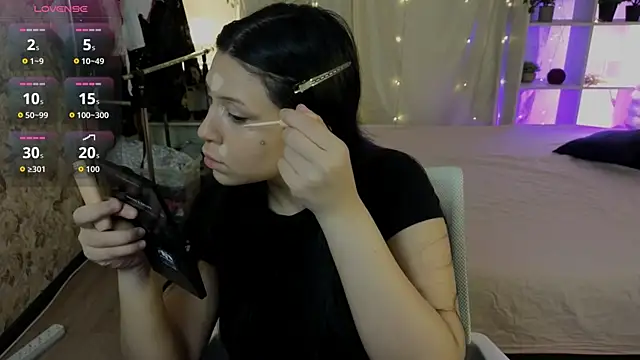 Snapshot of LoNik_Tvvins chatting on November 19, 2025, 11:54 am LoNik Tvvins online show from November 19, 2025, 11:54 am