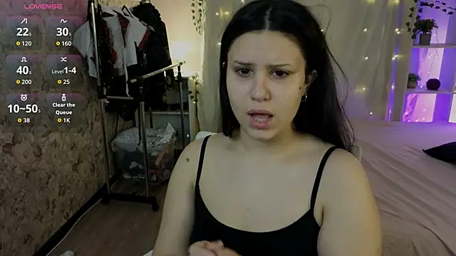 Snapshot of LoNik_Tvvins chatting on November 18, 2025, 11:35 am LoNik Tvvins online show from November 18, 2025, 11:35 am