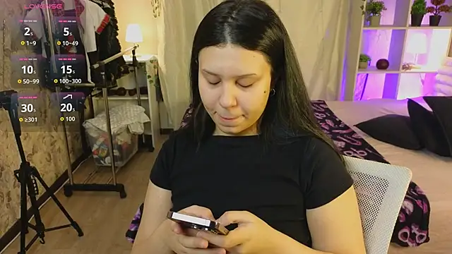 Snapshot of LoNik_Tvvins chatting on November 12, 2025, 11:03 am LoNik Tvvins online show from November 12, 2025, 11:03 am