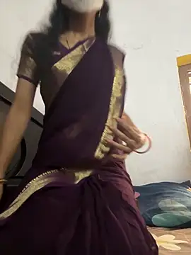 sweetreddy-02 online show from October 26, 2025, 10:37 am