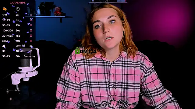 casey meow  online show from October 18, 2025, 8:49 am