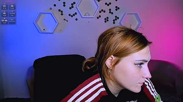 casey meow  online show from November 30, 2025, 10:05 am