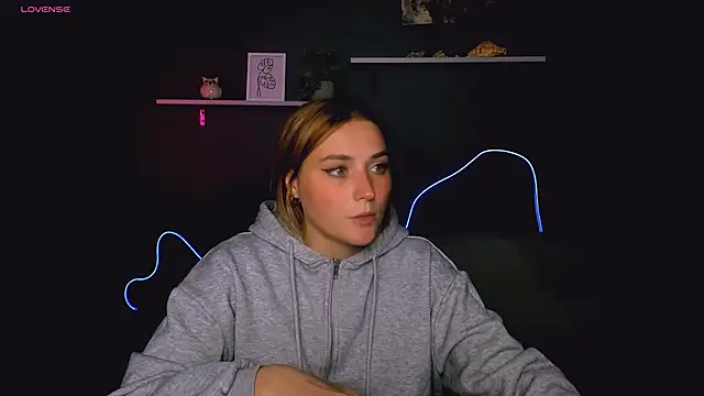 casey meow  online show from October 16, 2025, 5:16 am