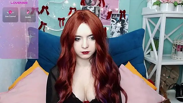 Snapshot of VivienneRo chatting on December 21, 2025, 5:53 am VivienneRo online show from December 21, 2025, 5:53 am