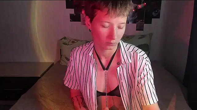 Sandraa aaa online show from October 4, 2025, 1:23 pm