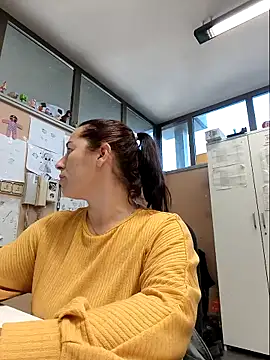 Snapshot of bichota85 chatting on November 3, 2025, 11:47 am bichota85 online show from November 3, 2025, 11:47 am