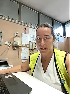 Snapshot of bichota85 chatting on October 23, 2025, 10:47 am bichota85 online show from October 23, 2025, 10:47 am