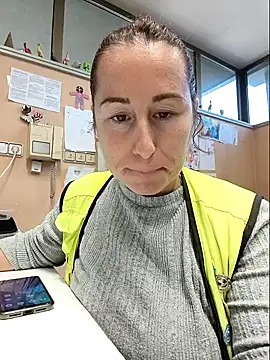 Snapshot of bichota85 chatting on November 18, 2025, 11:24 am bichota85 online show from November 18, 2025, 11:24 am