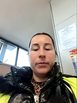 Snapshot of bichota85 chatting on February 11, 2026, 10:48 am bichota85 online show from February 11, 2026, 10:48 am