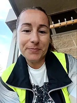 Snapshot of bichota85 chatting on October 6, 2025, 9:54 am bichota85 online show from October 6, 2025, 9:54 am