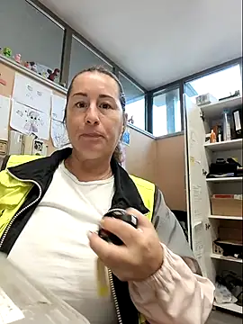 Snapshot of bichota85 chatting on October 17, 2025, 10:07 am bichota85 online show from October 17, 2025, 10:07 am