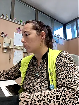 Snapshot of bichota85 chatting on November 4, 2025, 10:52 am bichota85 online show from November 4, 2025, 10:52 am