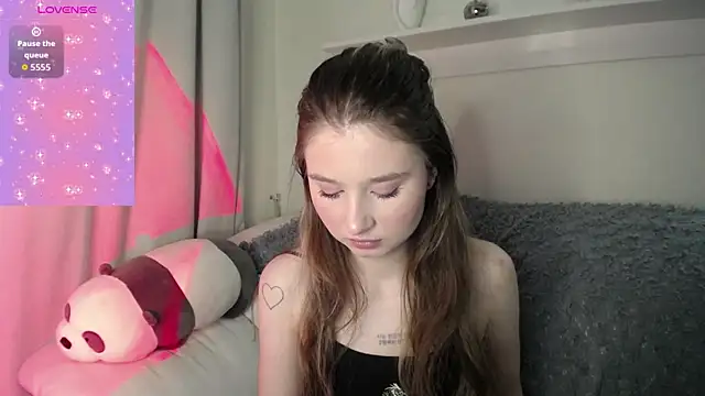  Lua   online show from October 10, 2025, 11:44 am