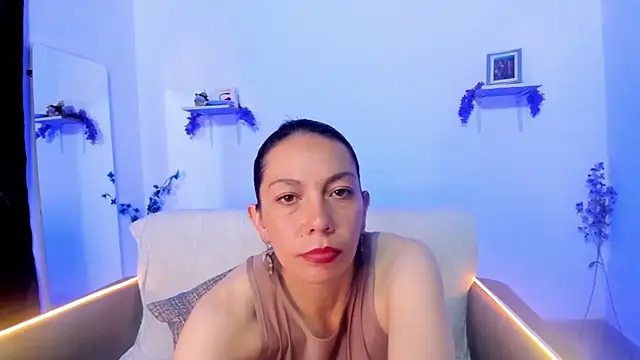 karlaaa   online show from October 11, 2025, 3:13 pm