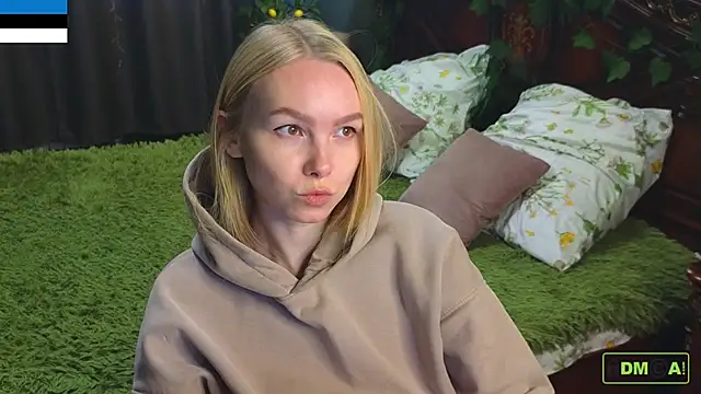 Snapshot of hey_Olivia chatting on November 16, 2025, 7:46 am hey Olivia online show from November 16, 2025, 7:46 am