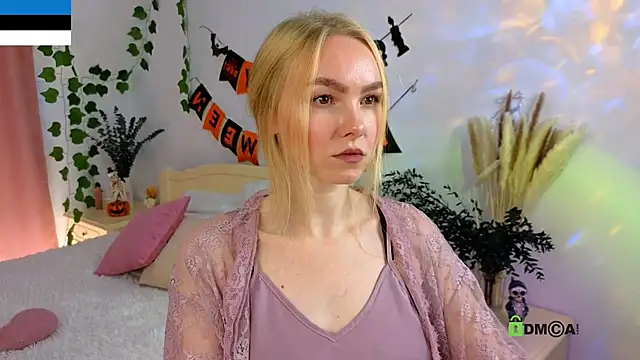 Snapshot of hey_Olivia chatting on November 1, 2025, 7:57 am hey Olivia online show from November 1, 2025, 7:57 am