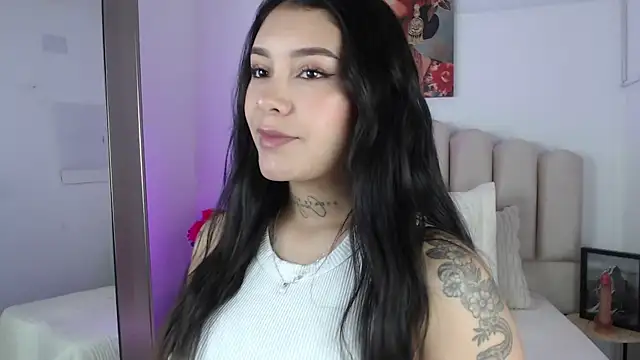 miawhite x1 online show from October 4, 2025, 1:12 pm