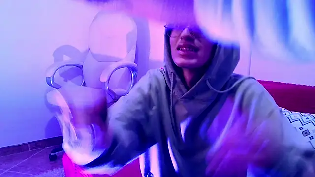 bellmontneon online show from October 14, 2025, 11:22 am