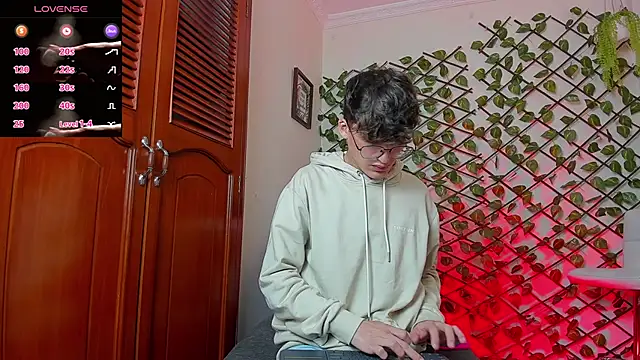 bellmontneon online show from December 4, 2025, 12:37 pm