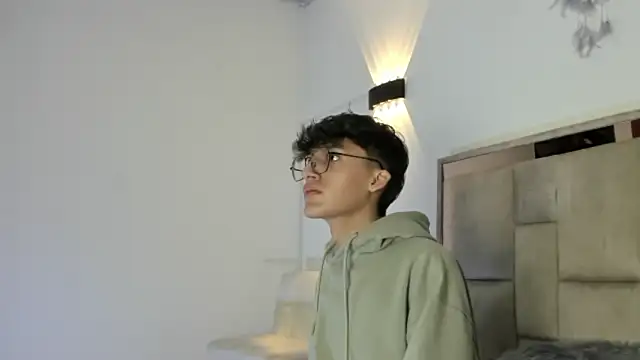 bellmontneon online show from October 13, 2025, 11:34 am