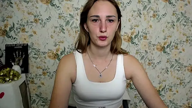 Milana Cutie  online show from September 30, 2025, 6:08 am