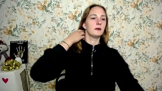 Milana Cutie  online show from September 24, 2025, 5:58 am