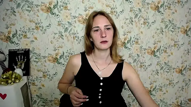 Milana Cutie  online show from September 25, 2025, 5:57 am