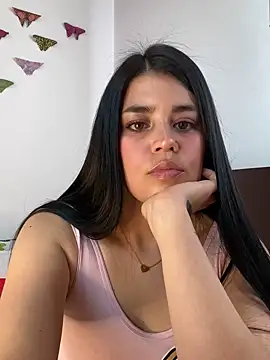 Snapshot of sophy_whiite_ chatting on September 19, 2025, 8:13 pm sophy whiite online show from September 19, 2025, 8:13 pm
