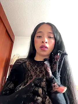 Snapshot of CatalinaBel chatting on November 7, 2025, 6:12 pm CatalinaBel online show from November 7, 2025, 6:12 pm