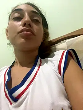 loirinhaaa online show from November 17, 2025, 10:36 pm