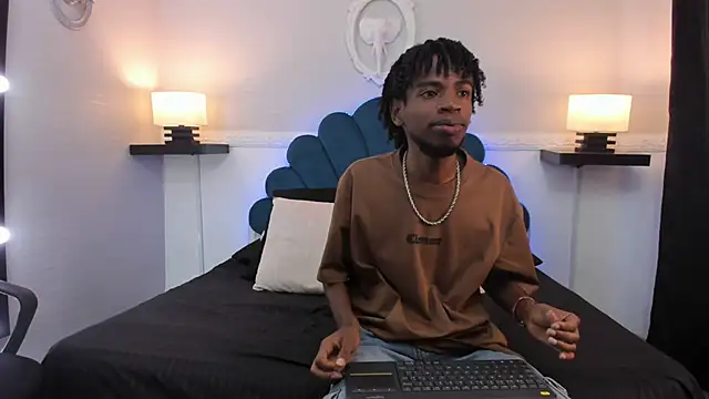 AllexJacob online show from September 18, 2025, 1:36 pm