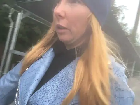 JenyJansi online show from September 29, 2025, 5:58 am