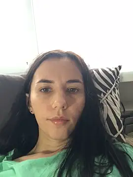 oliviyaalove online show from October 6, 2025, 6:25 am