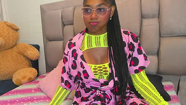 Beauty Luci online show from October 7, 2025, 9:38 pm