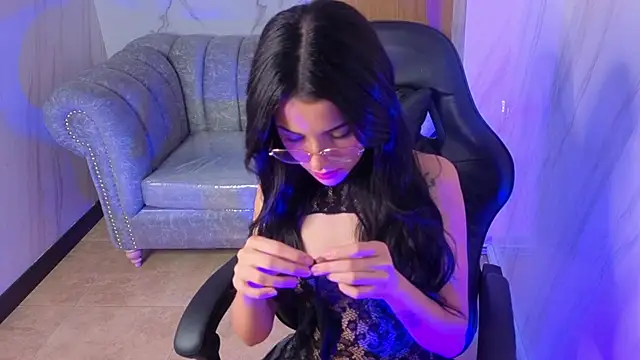 sophiadoll tf online show from November 22, 2025, 1:32 pm