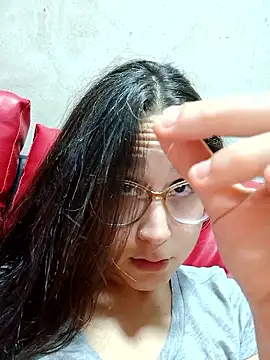 Snapshot of linameii chatting on January 11, 2026, 3:35 am linameii online show from January 11, 2026, 3:35 am