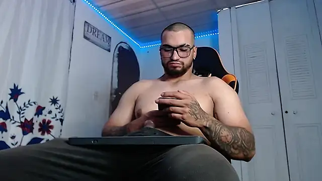 Chrys harris77 online show from December 18, 2025, 4:00 pm