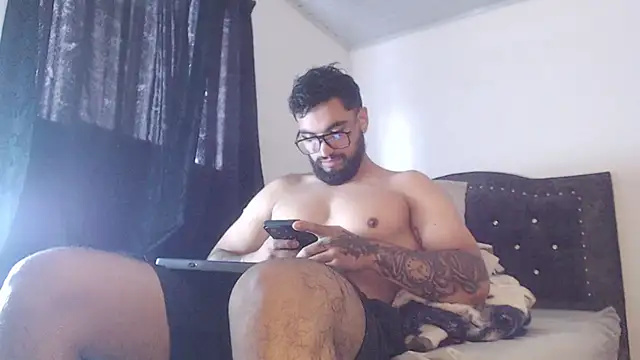 Chrys harris77 online show from April 17, 2026, 9:39 pm