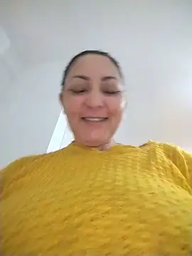 Snapshot of Lunita86 chatting on June 7, 2026, 3:39 pm Lunita86 online show from June 7, 2026, 3:39 pm