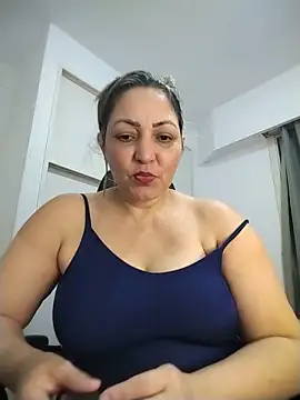 Lunita86 online show from June 2, 2026, 2:11 am