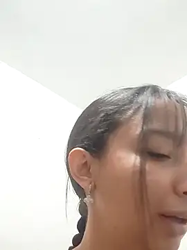 Snapshot of Vale_stone_ chatting on February 9, 2026, 11:36 pm Vale stone online show from February 9, 2026, 11:36 pm