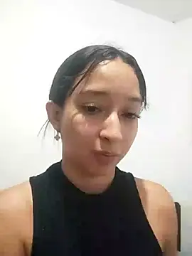 Snapshot of Vale_stone_ chatting on February 28, 2026, 3:28 am Vale stone online show from February 28, 2026, 3:28 am