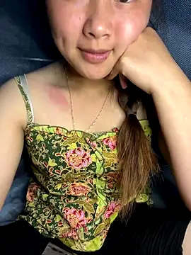 Snapshot of Elisali88 chatting on September 22, 2025, 2:23 pm Elisali88 online show from September 22, 2025, 2:23 pm