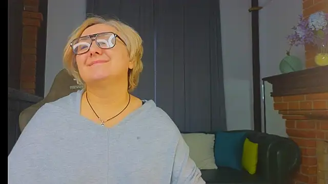 Marta Wils online show from November 7, 2025, 4:28 am