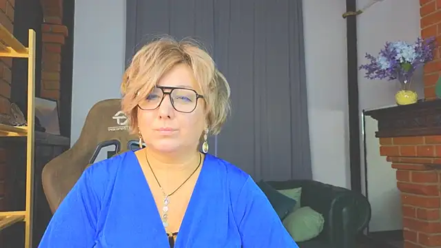 Marta Wils online show from November 18, 2025, 5:22 am