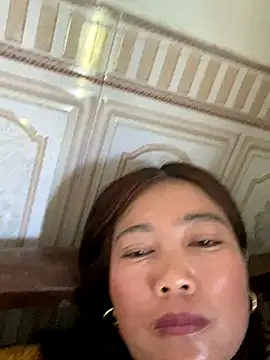 Milky-milk online show from October 13, 2025, 1:51 am